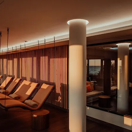 Strandhotel Ostseeblick ホテル ゼーバート・ヘリングスドルフ