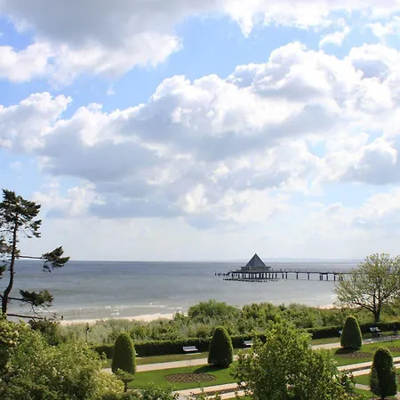 Strandhotel Ostseeblick ホテル
